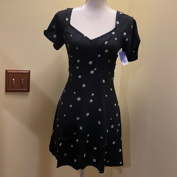 NWT Abound shorts sleeves skater dress simple Daisy size XS. - Picture 2 of 4